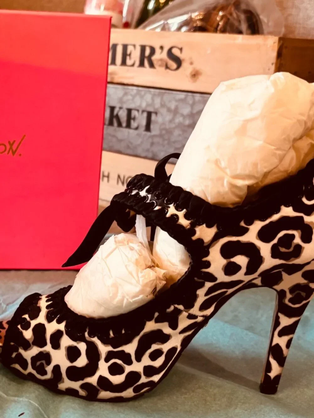 Betsey Johnson Calandra III size: 7